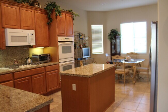 Building Photo - 40433 Corte San Carlos