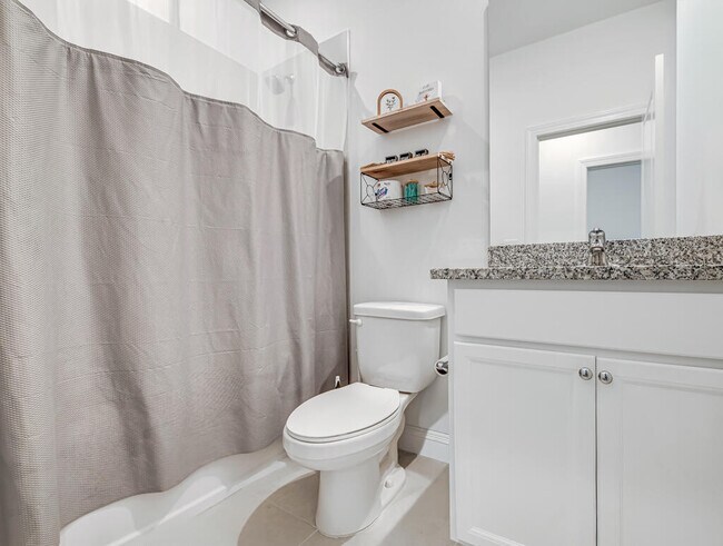 Building Photo - 930 SW Pr Ave