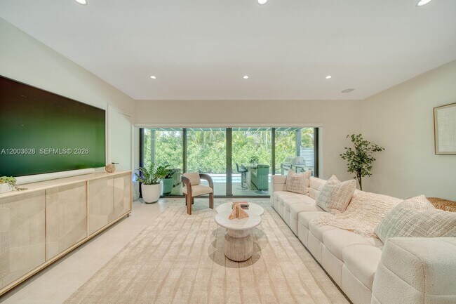 Building Photo - 1940 SW 32nd Pl