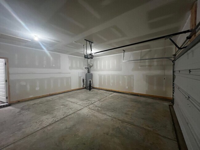 Building Photo - 4BR One-Level Home in Rosser Farms – Open Floor Plan + Prime Location!