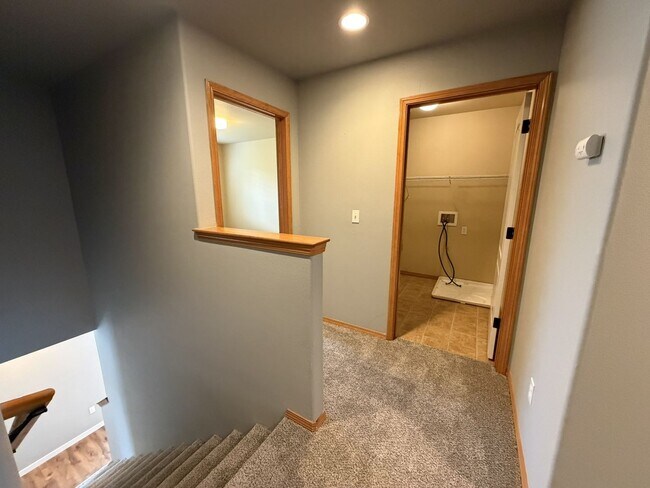 Building Photo - Spacious 4-Bedroom Home Near Lake Stevens in Desirable Noble Court