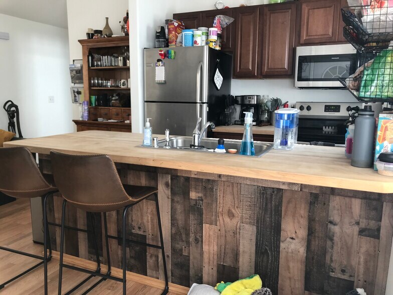 Building Photo - 310 First St