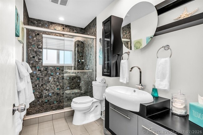 Building Photo - 39 Castle Harbor Isle Dr