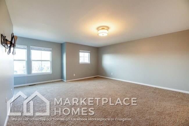 Building Photo - 2807 Bentwood Dr