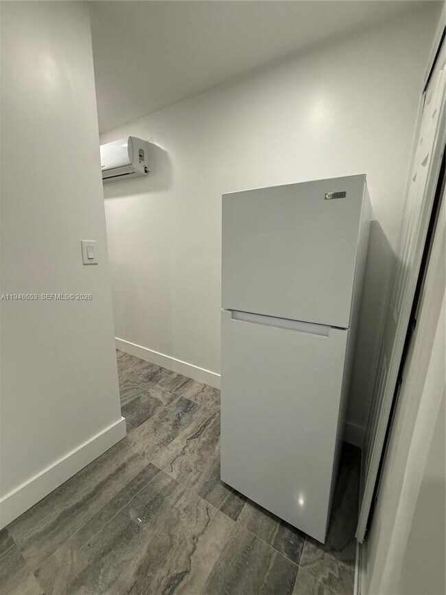 Building Photo - 545 NW 20th St