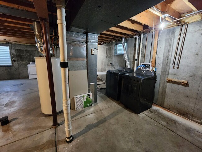 Building Photo - Beautiful 4 Bedroom Home on Cul Du Sac Wit...