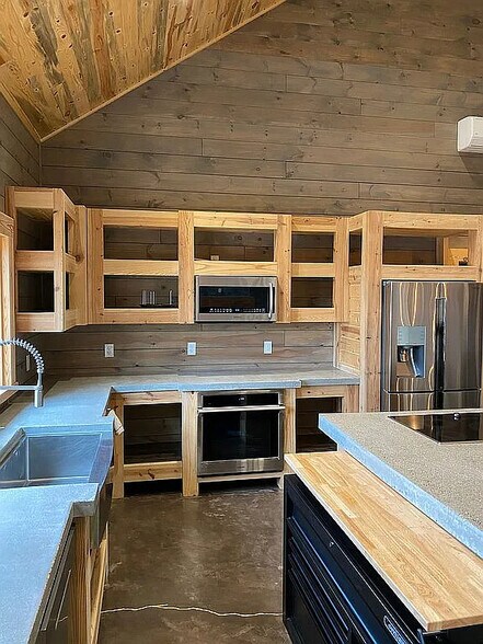 Building Photo - 978 Lakeview Dr