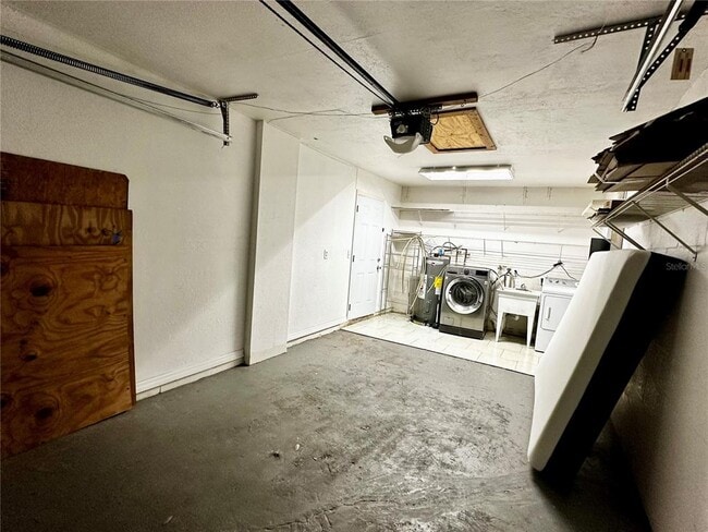 Building Photo - 8225 Pin Oak Ave