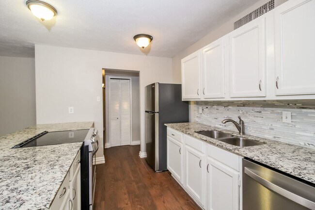 Building Photo - 5005 Griffin