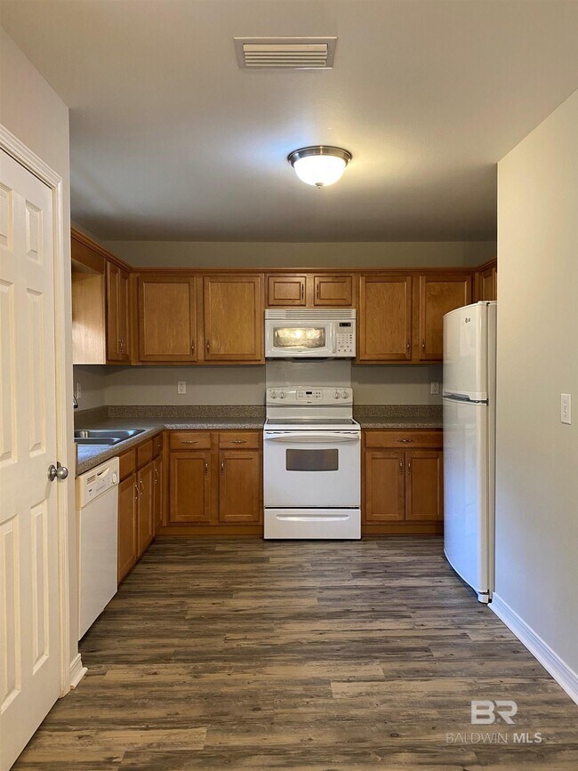 Building Photo - 25695 Argonne Dr