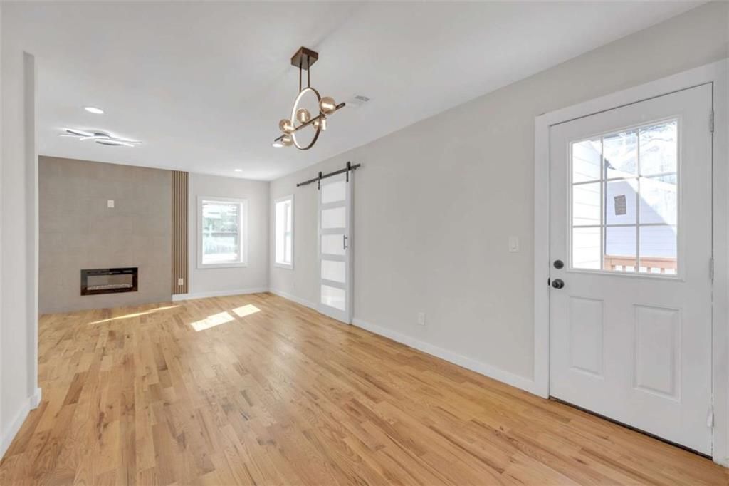 Building Photo - 1427 Lorenzo Dr SW