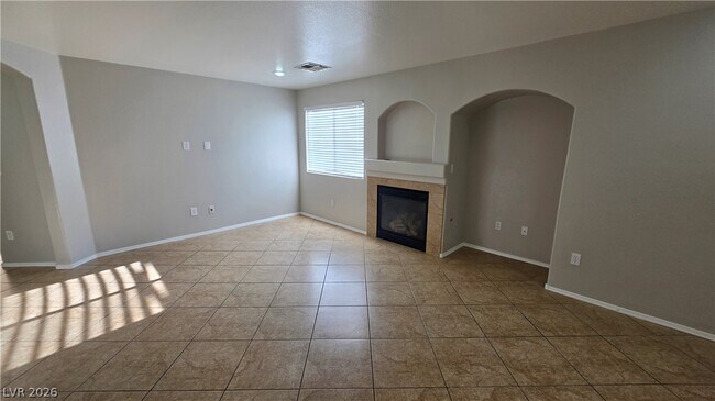 Building Photo - 5769 Old Colony Dr