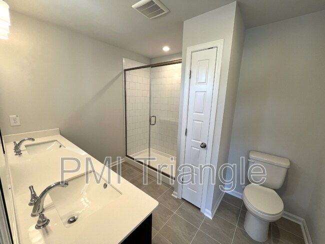 Building Photo - 272 Shingle Oak Rd