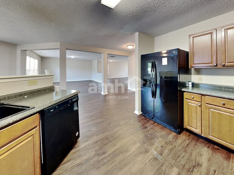 Building Photo - 12422 Rose Haven Dr