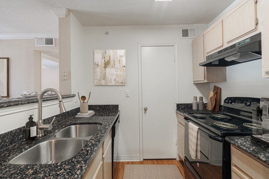 Building Photo - Medical Center