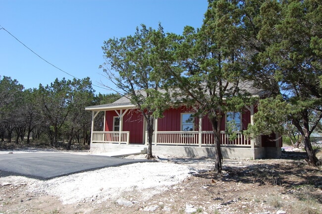 Building Photo - 1005 Live Oak Dr