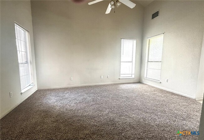 Building Photo - 308 Deloris Dr