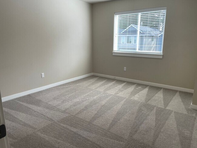 Building Photo - NEWLY BUILT 3 BED/2 BATH OPEN CONCEPT HOME...