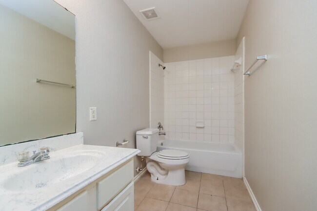 Building Photo - 22922 Twisting Pine Dr
