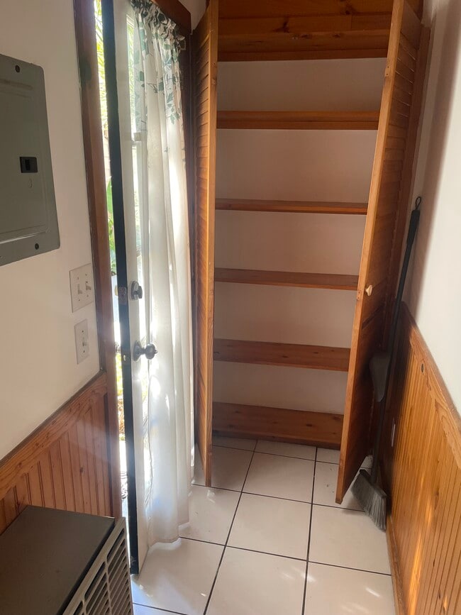 Pantry - 407 Naranja Dr