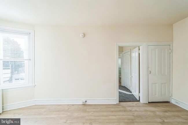 Building Photo - 459 Martin St