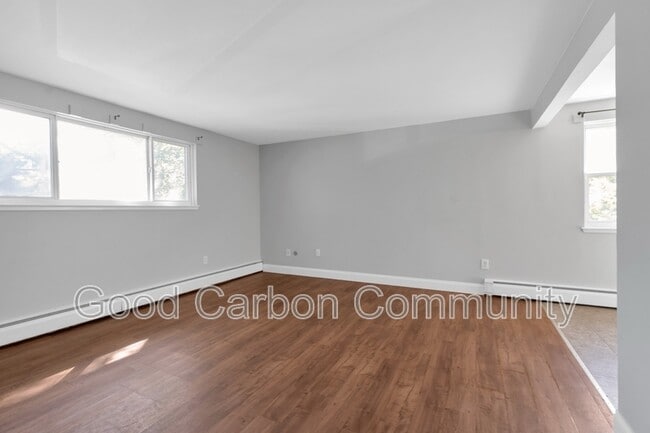 Building Photo - 5450 Creekside Ct