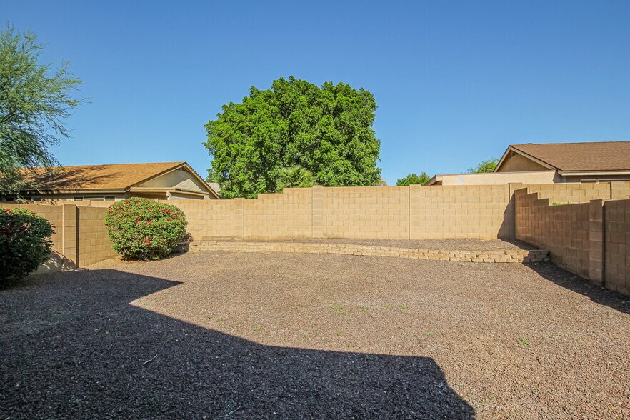 Building Photo - 116 W Monona Dr