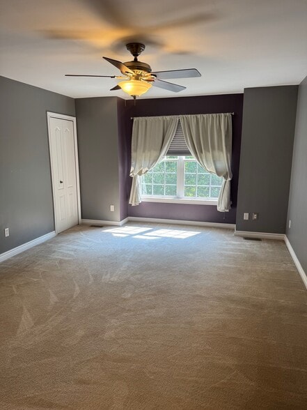 Master Bedroom with Closet - 52 Grandview Cir
