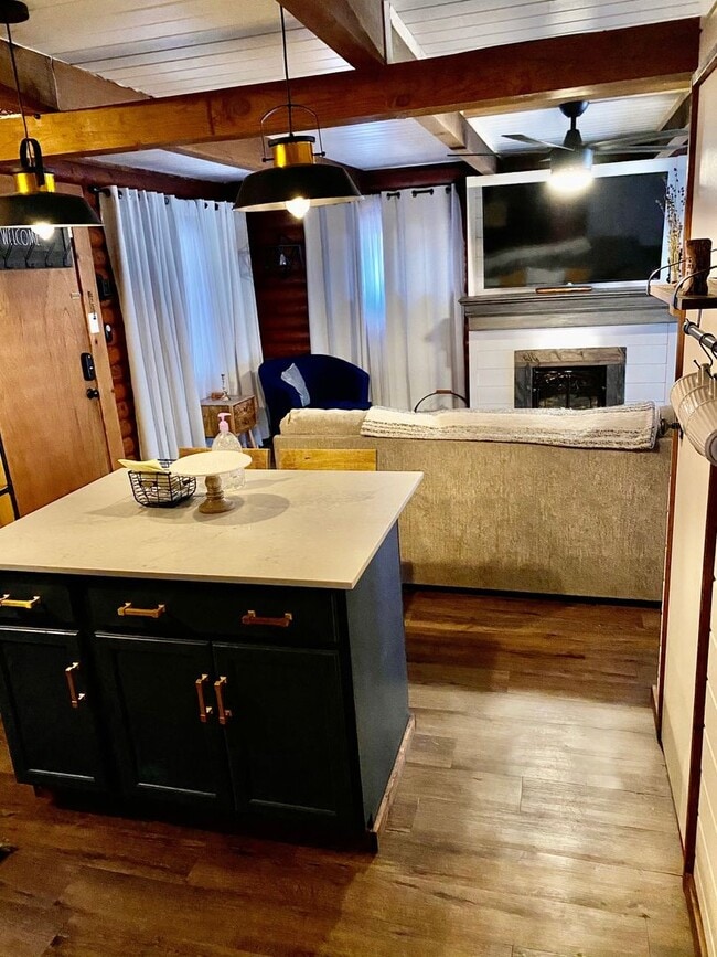 Building Photo - Lovely 3BD cabin style furnished home avail. for a Seasonal lease starting 5/15/26! Call to inqui...