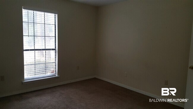 Building Photo - 103 Rainer Cir
