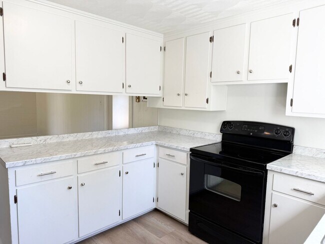 Building Photo - For Rent – $1,000/month | 2 Bed | 1 Bath