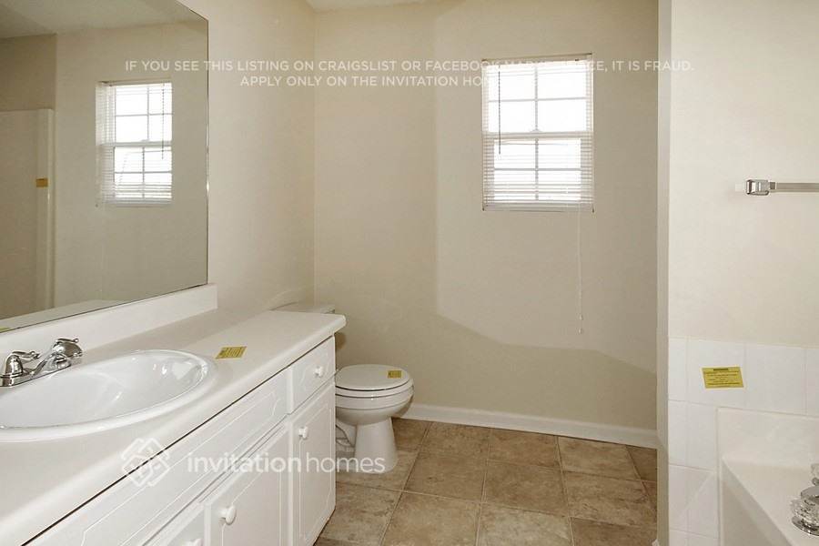 Building Photo - 211 Ashland Creek Ct