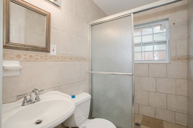 Building Photo - $500 Off Move In Special – First Month