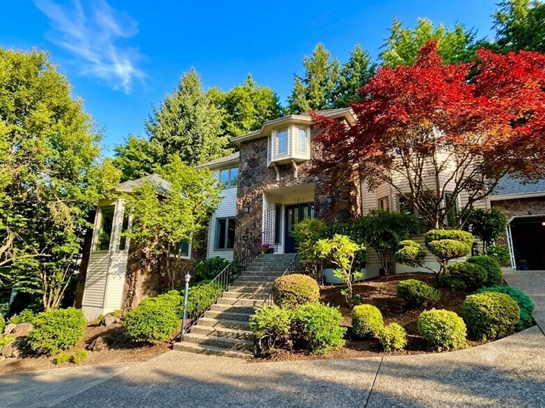 Building Photo - 18132 Westview Dr