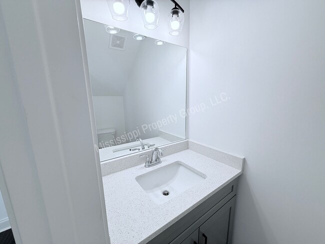 Building Photo - 4BR/4.5BA For Rent