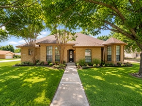 Building Photo - 698 Buttercup Dr