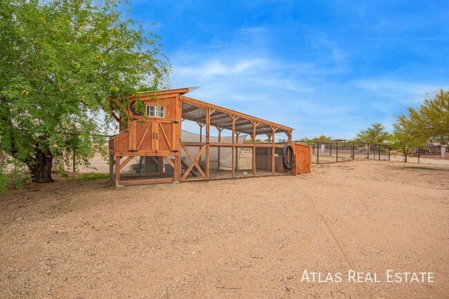Building Photo - 15532 E Palo Brea Ln
