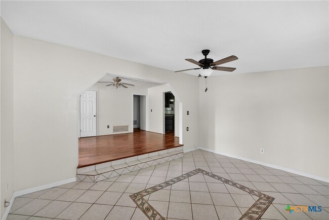 Building Photo - 14 Steele St