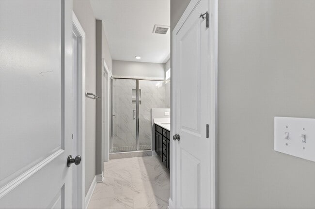 Building Photo - Charming Craftsman-Style 3-Bedroom Townhome in Garner!