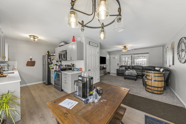 Building Photo - 1620 Lucylle Ave