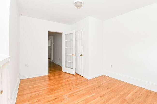 Building Photo - 409 Bloomfield St