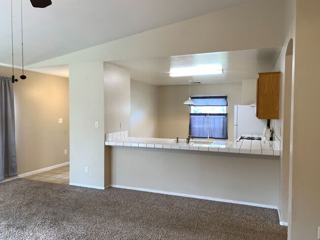 Building Photo - 6204 Straub Ln