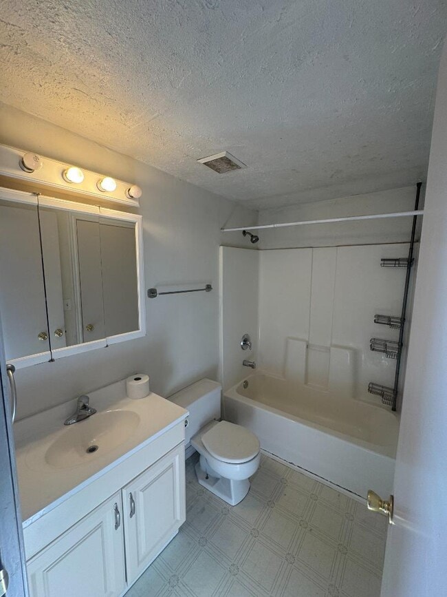 Building Photo - 18 Frontier St