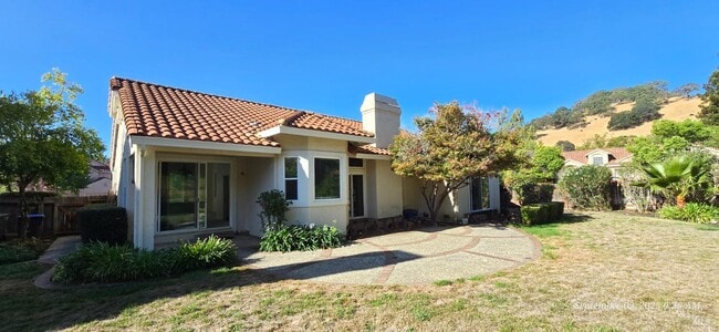 Building Photo - 3288 Ascot Ct