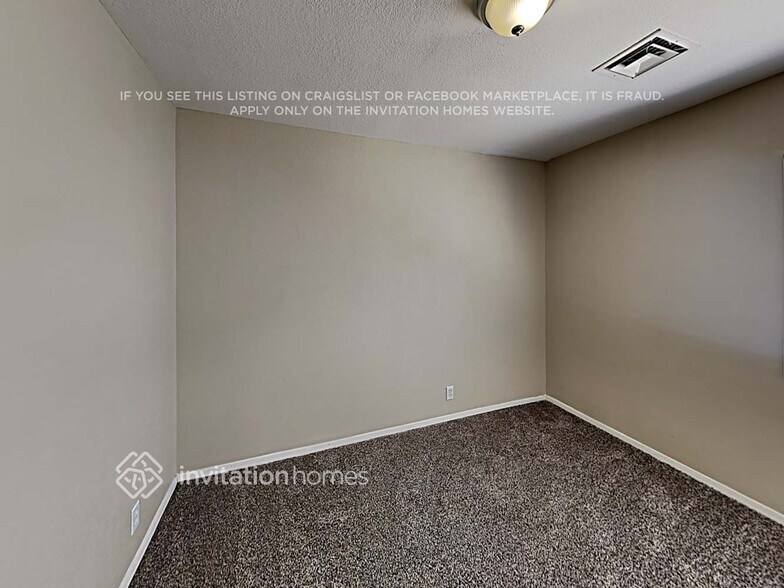 Building Photo - 9030 W Windsor Ave