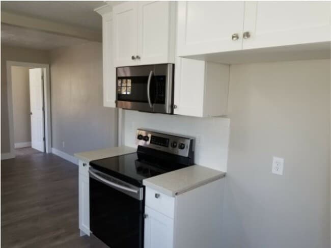 Building Photo - Lovely 2 Bed/2 Bath Home