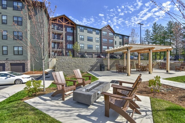 Building Photo - Madison Long Shoals