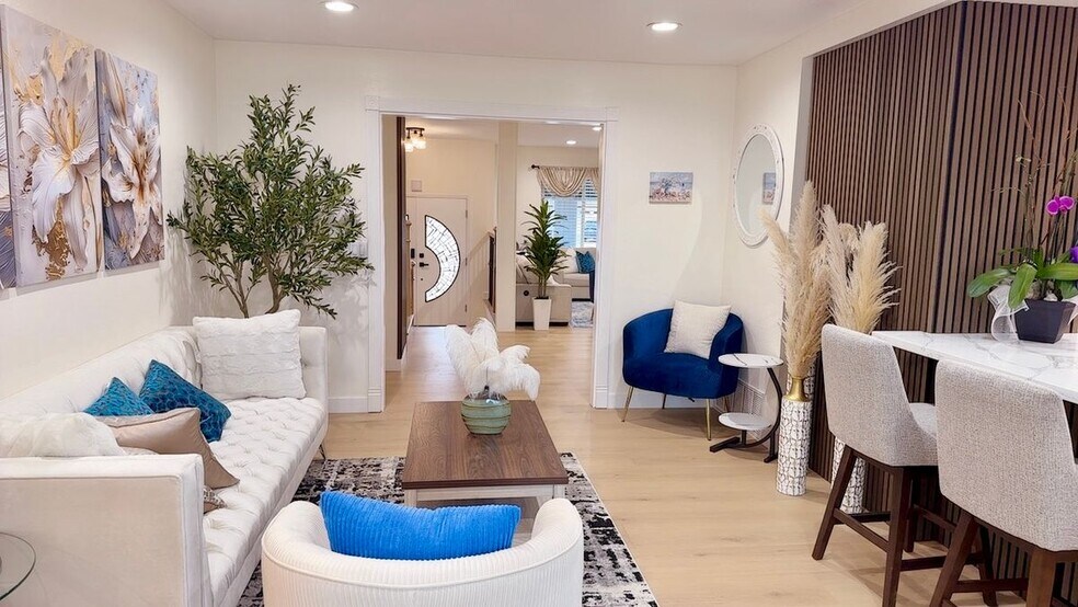 Building Photo - 9092 La Linda Ave