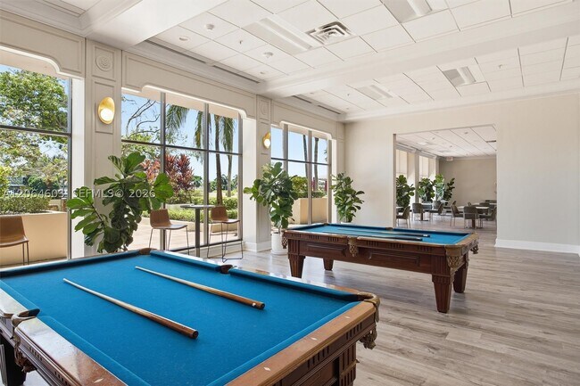Building Photo - 5600 Collins Ave