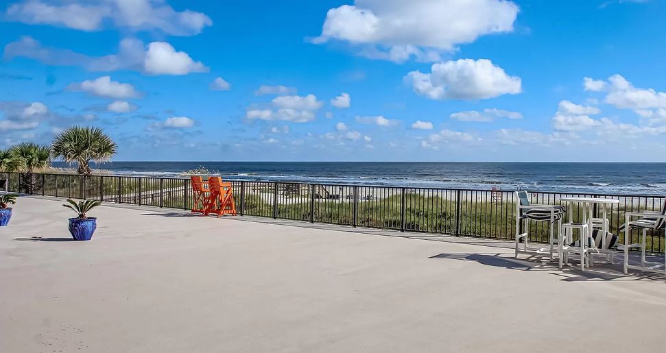 Building Photo - 601 1st St S